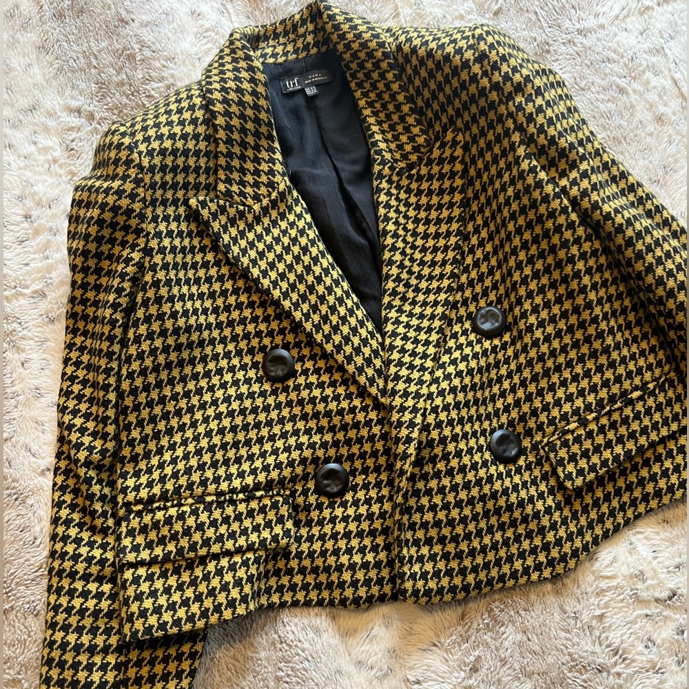 ZARA Short Houndstooth Plaid Blazer